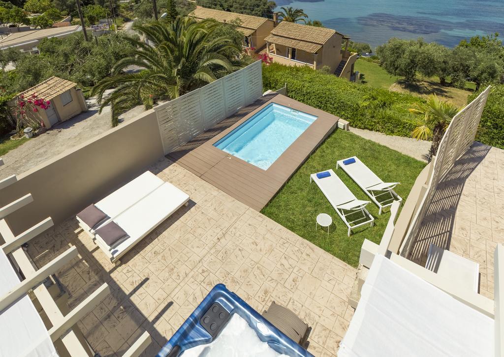Palms And Spas Villas Retreat Mesongi Exterior photo