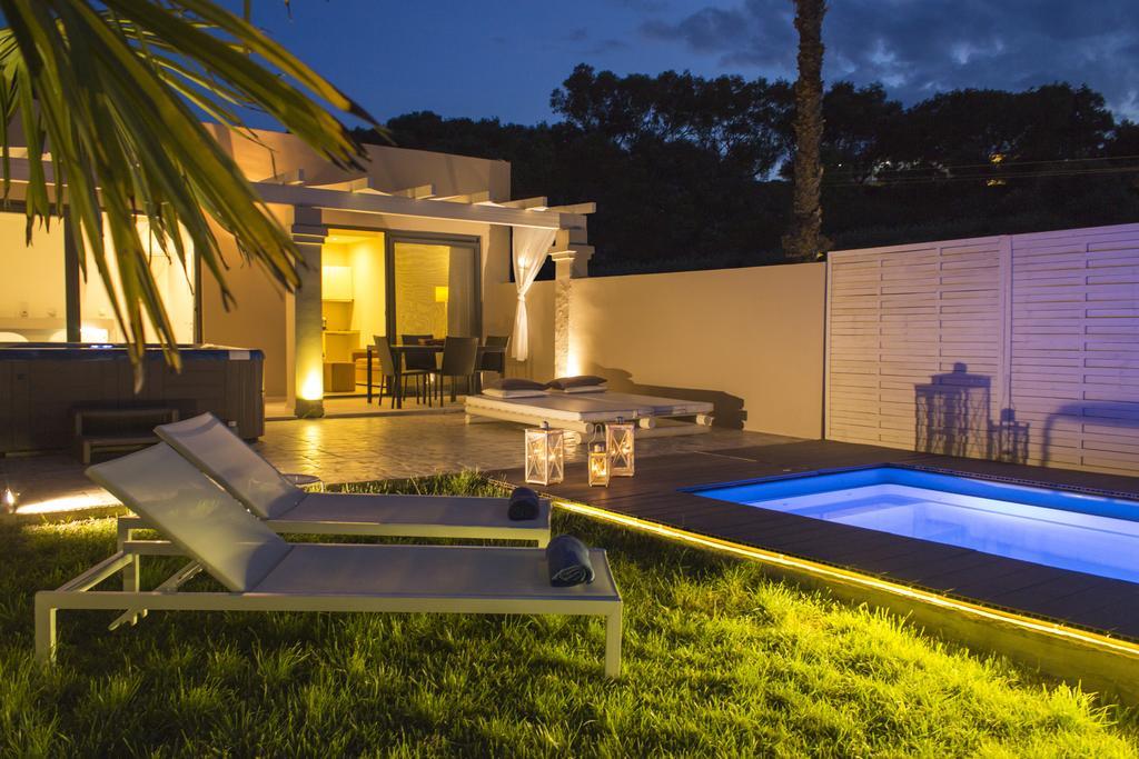 Palms And Spas Villas Retreat Mesongi Exterior photo