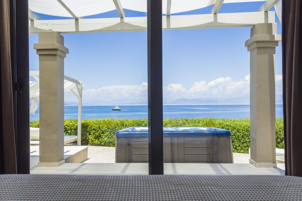 Palms And Spas Villas Retreat Mesongi Exterior photo